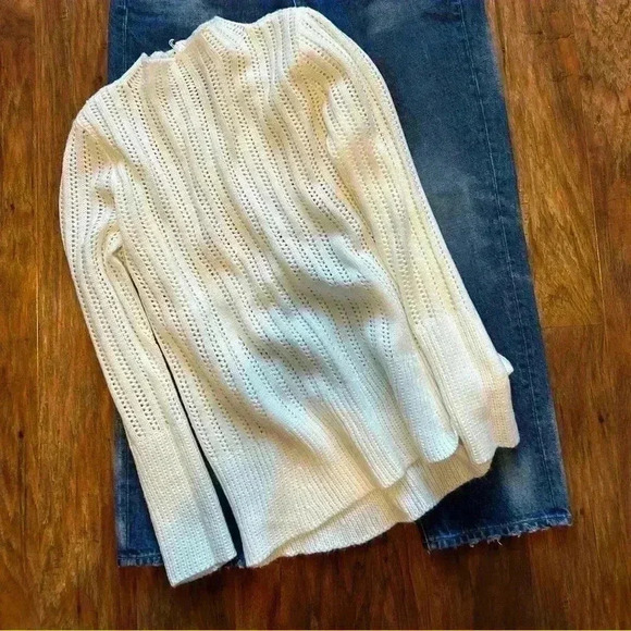 Knotted Long Sleeve Cream Sweater Women’s Size Medium - Picture 5 of 8